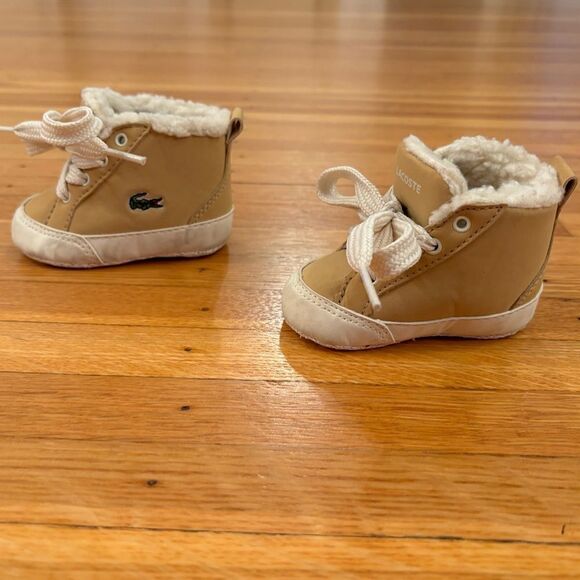 Lacoste beige/tan Sherpa lined lace up sneaker boots - Picture 5 of 9